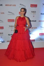 Neha Dhupia at Filmfare Glamour & Style Awards 2016 in Mumbai on 15th Oct 2016 (1219)_5804dad861eb2.JPG