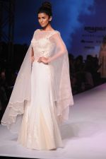 Nimrat Kaur walk the ramp for Mandira Wrik_s show at Amazon India Fashion Week on 15th Oct 2016 (46)_580498e3e8b82.jpg