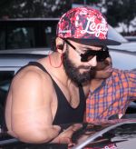 Ranveer Singh snapped in his signature cap on 16th Oct 2016 (9)_5804c3527ef95.JPG