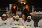 Saiyami Kher and Chef Vikas Khanna for world food day event by smile foundation at Quaker on 16th Oct 2016 (67)_5804c2798d3e0.JPG