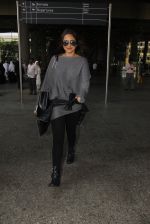 Sonakshi Sinha snapped at airport on 18th Oct 2016 (42)_58062b6c3f240.JPG