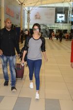 Shraddha kapoor at domestic Airport on 20th Oct 2016 (3)_5809af8ab010e.JPG