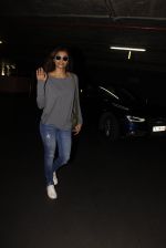 Daisy Shah snapped at airport on 21st Oct 2016 (26)_580b5cefce006.JPG