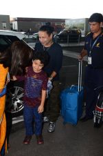 Kailash Kher snapped at airport on 25th Oct 2016 (36)_58104ee909418.JPG