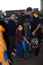 Kailash Kher snapped at airport on 25th Oct 2016 (37)_58104ee9ae704.JPG
