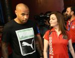 Nita Ambani snapped with Henry Thiery on 25th Oct 2016 (2)_58105b98e4f06.jpg