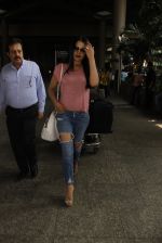 Celina Jaitley snapped at airport on 26th Oct 2016 (27)_5812f37ce800e.JPG