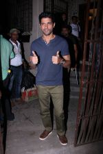 Farhan Akhtar snapped at Rock on 2 dubbing on 29th Oct 2016 (14)_58172f7ea1401.jpg