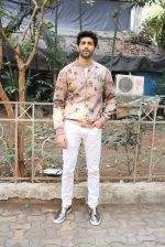Aditya Seal at the promotion of film Tum Bin II on the sets of Sony TV reality show Super Dancer on 7th Nov 2016 (13)_58219b03e6831.JPG