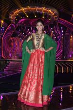 Shilpa Shetty on the sets of Sony TV reality show Super Dancer on 7th Nov 2016 (19)_5821939cb52cc.jpg