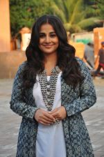 Vidya Balan promotes Kahaani 2 on the sets of a serial show Life OK show Savdhaan India on 7th Nov 2016 (1)_5821916b63261.jpg