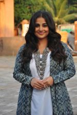 Vidya Balan promotes Kahaani 2 on the sets of a serial show Life OK show Savdhaan India on 7th Nov 2016 (2)_58219194bd516.jpg