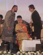 Amitabh Bachchan, Jaya Bachchan, Sanjay Dutt at Kolkata Film festival opening on 11th Nov 2016 (97)_5826c3b69c0ed.jpg