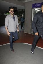 Anil Kapoor snapped at airport on 11th Nov 2016 (29)_5826c184c3c1c.JPG