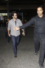 Anil Kapoor snapped at airport on 11th Nov 2016 (30)_5826c186392d7.JPG