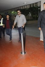 Anil Kapoor snapped at airport on 11th Nov 2016 (32)_5826c189116d6.JPG