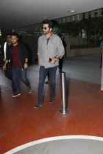 Anil Kapoor snapped at airport on 11th Nov 2016 (33)_5826c18a31b0c.JPG