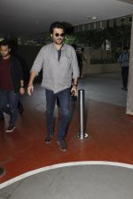 Anil Kapoor snapped at airport on 11th Nov 2016 (34)_5826c18b4c636.JPG