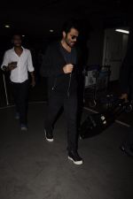 Anil Kapoor snapped at airport on 14th Nov 2016 (56)_582ab44273a3e.JPG