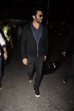 Anil Kapoor snapped at airport on 14th Nov 2016 (59)_582ab446bd103.JPG