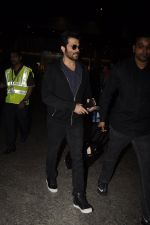 Anil Kapoor snapped at airport on 14th Nov 2016 (64)_582ab44c0c8d8.JPG