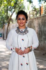 Vidya Balan spotted at Zee etc office For Kahaani2 promotio on 14th Nov 2016 (2)_582aa76b2963c.jpg