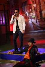 Mika Singh on The Kapil Sharma Show on 16th Nov 2016 (9)_582d542cab7fc.JPG