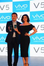 Prachi Desai endorses Vivo phone in Mumbai on 16th Nov 2016 (43)_582d5efd7edcc.JPG
