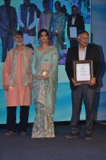 Sonam Kapoor graces Mother Teresa Memorial International Awards on 20th Nov 2016 (31)_5832a540240bc.JPG