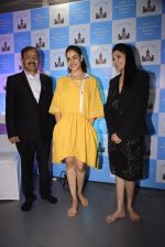 Genelia D Souza at mother baby care centre launch on 23rd Nov 2016 (57)_5836beb0c7109.JPG