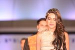 at Archana Kochhar fashion show in Mumbai on 25th Nov 2016 (21)_58396e89baaa2.jpg