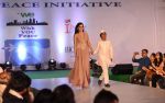 at Archana Kochhar fashion show in Mumbai on 25th Nov 2016 (70)_58396ec73ef0d.jpg