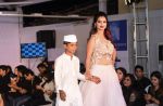 at Archana Kochhar fashion show in Mumbai on 25th Nov 2016 (74)_58396ecac3676.jpg