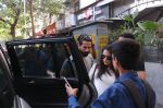 Shahid Kapoor, Mira Rajput snapped in Mumbai on 28th Nov 2016 (1)_583d18be1a8c4.jpg