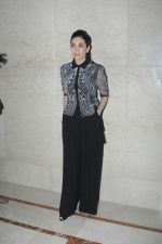 Karisma Kapoor at India Leadership awards in Mumbai on 30th Nov 2016 (4)_583fc0a785b4d.jpg