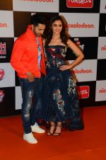 Alia Bhatt, Varun Dhawan at Nickelodeon_s Kids Choice Awards on 5th Dec 2016 (33)_5846610bc6ef8.jpg