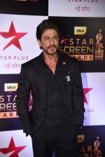 Shahrukh Khan at 22nd Star Screen Awards 2016 on 4th Dec 2016 (1087)_58465e5c58159.JPG