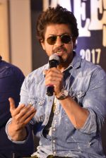Shahrukh Khan at Raes trailer launch on 7th Dec 2016 (131)_58490de307b87.JPG