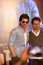 Shahrukh Khan, Nawazuddin Siddiqui at Raes trailer launch on 7th Dec 2016 (17)_58490dedf0085.JPG
