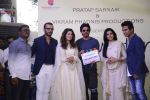 Shahrukh Khan at Vikram Phadnis Debut film launch on 10th Dec 2016 (132)_584d6a445252c.JPG