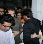 Srk at Raj Thackeray_s house on 11th Dec 2016 (1)_584f995c223c3.jpg