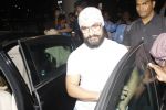 Aamir Khan snapped at airport on 14th Dec 2016 (36)_5852588607272.JPG