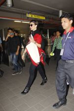 Jacqueline Fernandez snapped at airport on 14th Dec 2016 (30)_5852589be4556.JPG