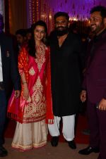 Sunil Shetty, Mana Shetty at Photographer Munna S wedding reception on 18th Dec 2016 (133)_585792b1a22e2.JPG