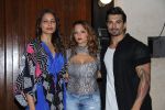 Bipasha Basu, Karan Singh Grover at Deanne Pandey bash on 19th Dec 2016 (46)_5858e25c879f2.jpg