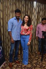 Vishal and Tamannaah Bhatia (6)_5858c882141db.jpg