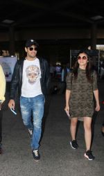 Alia Bhatt, Sidharth Malhotra snapped at airport on 21st Dec 2016 (5)_585b7941a583e.jpg