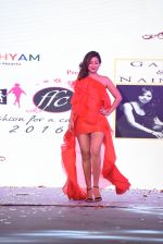 Ravee Gupta walk for Lakshyam show at Brand of the Year Awards on 21st Dec 2016 (198)_585b8be58dc65.JPG