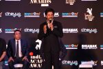Shah Rukh Khan at a press meet to announce Indian Academy Awards on 21st Dec 2016 (17)_585b8a2dc1aa9.JPG