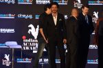 Shah Rukh Khan at a press meet to announce Indian Academy Awards on 21st Dec 2016 (60)_585b8a430762a.JPG